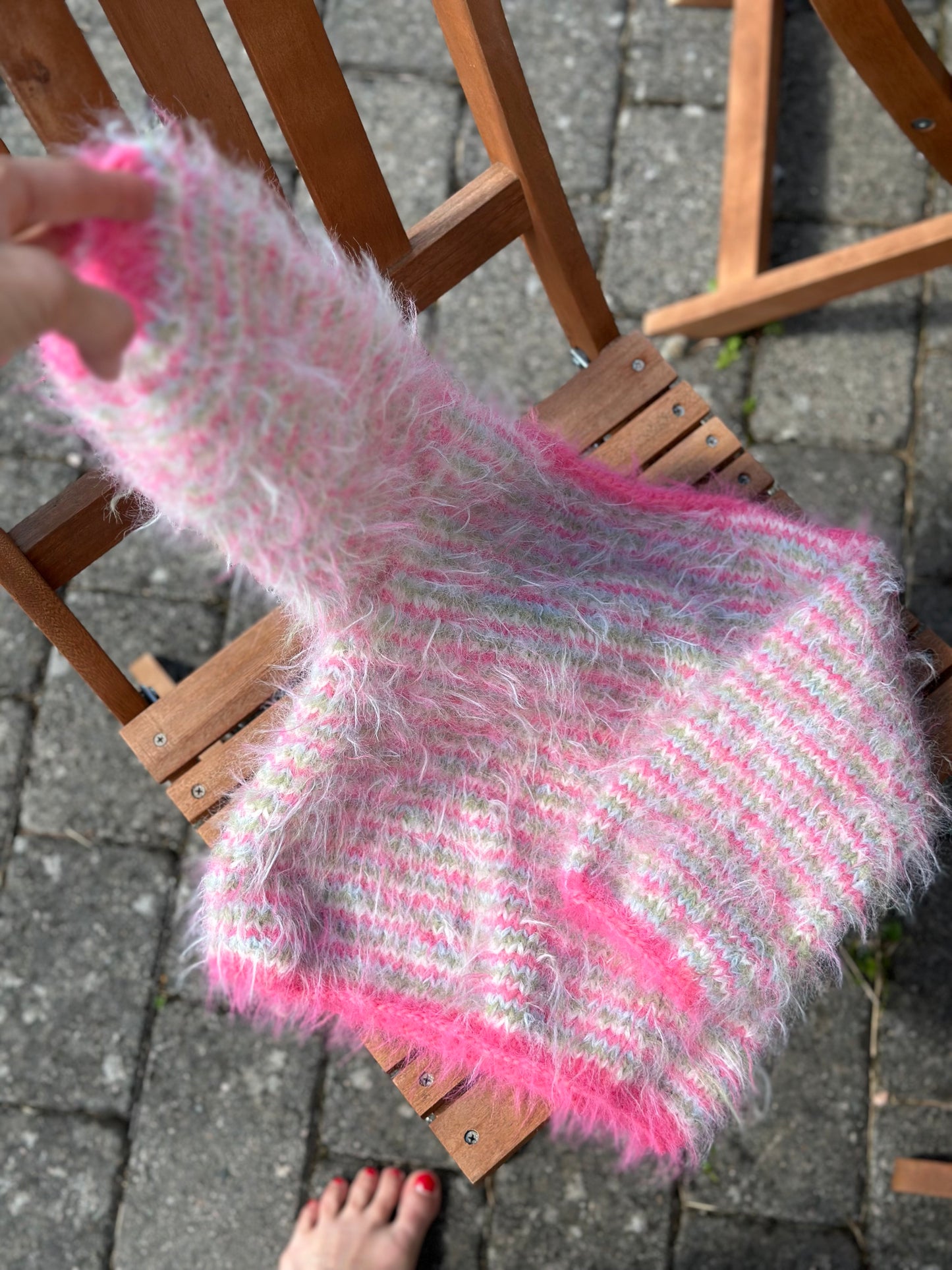 Fuzzy sweater Barn - Oppskrift