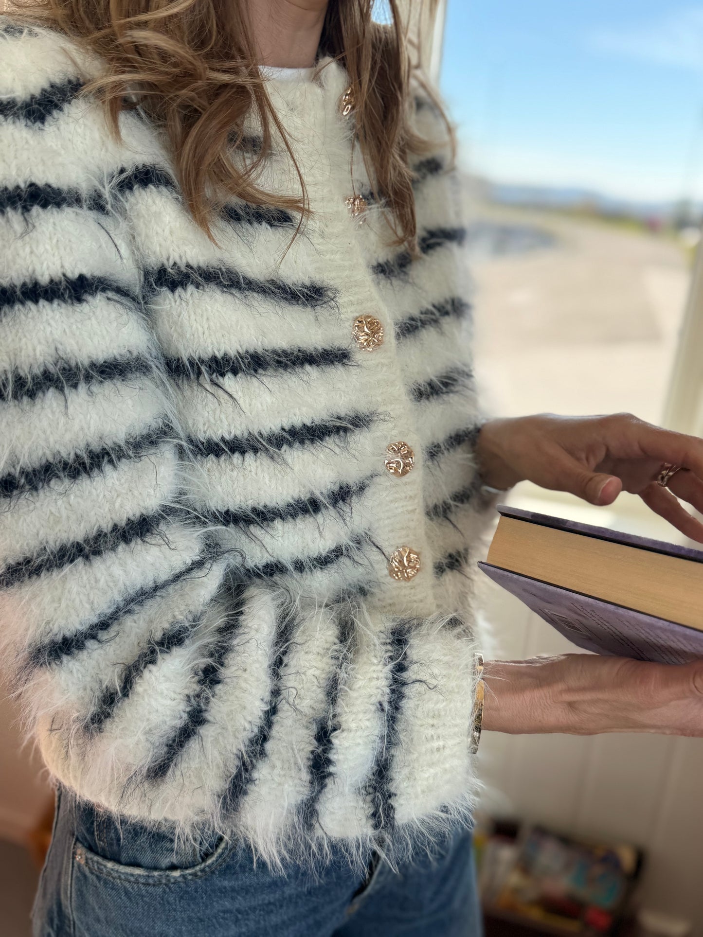Fuzzy Classic Cardigan - OPPSKRIFT