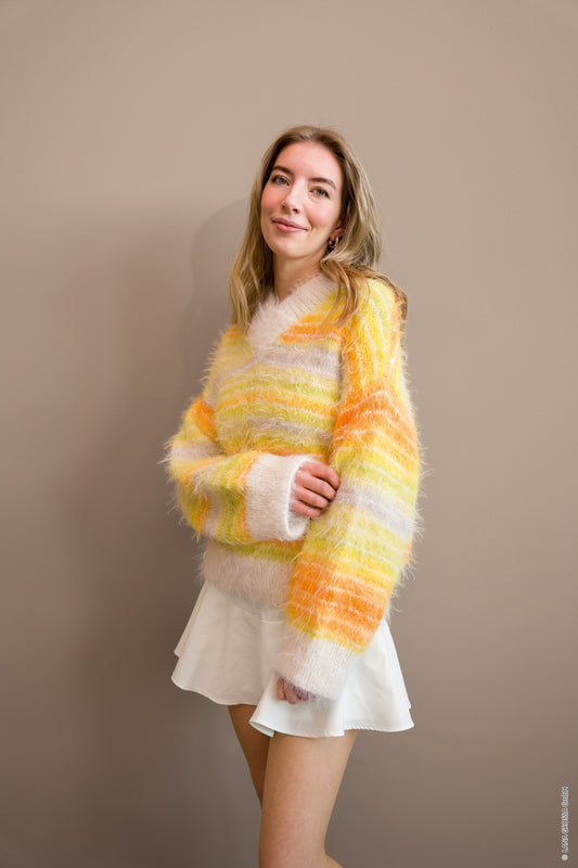 FUZZY MISTA V-NECK - Oppskrift