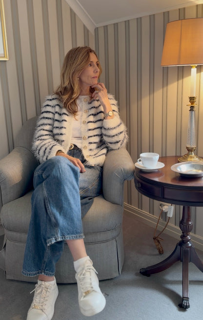 Fuzzy Classic Cardigan - OPPSKRIFT